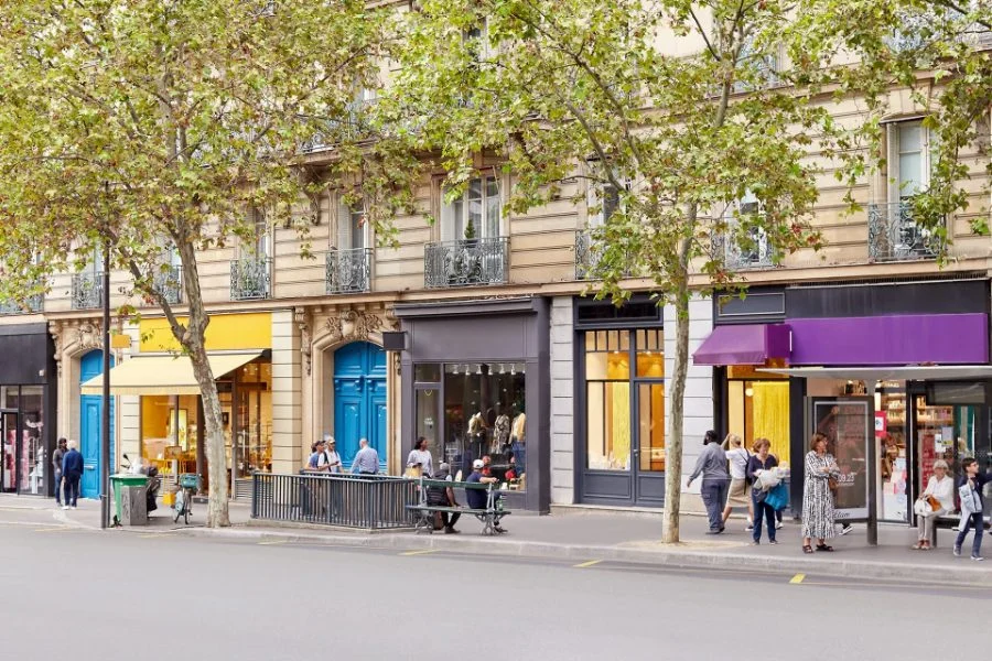 Devanture du local commercial à louer quartier Courcelles-Ternes, Paris 8e
