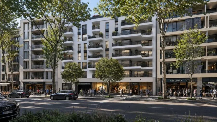 Devanture des murs commerciaux libres à vendre boulevard de Stalingrad, Ivry-sur-Seine