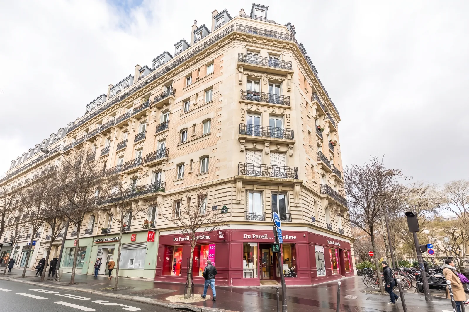 Devanture du local commercial à louer rue Ordener, Paris 18e