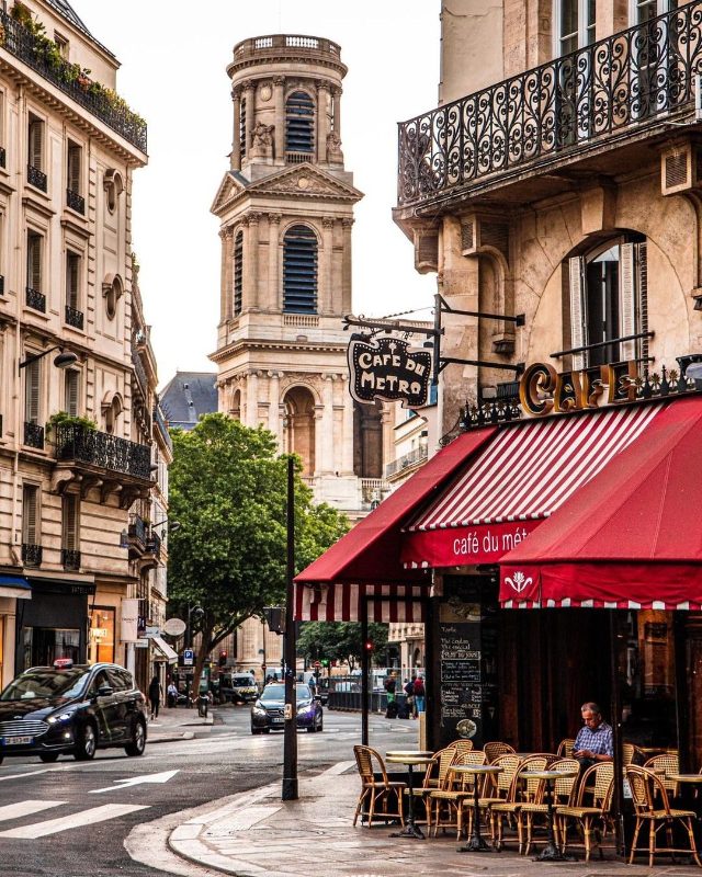 Terrasse du Café du Métro face à l’église Saint-Sulpice, Quartier latin, Paris 5e